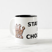 滞在の平静はチョコレートを食べます ツートーンマグカップ (正面左)