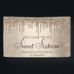 滴下タウペグリッター |シャンパンSweet sixteen 横断幕<br><div class="desc">シャンパン金ゴールド上の洗練された手書きsweet sixteen16thバースデーパーティーテーマフェミニンと、溶けアイシングのパタ絵を描ーンの背景のチタングリッター霧雨。「アイシングドリップ」コレクションからガーリーはフェイク、金属の粘液に虹色のスパークリーの光沢を持ち、あらゆるイベントや毎日に最適。その他の色やマッチング製品はデザイ連絡ザにお願い致します。</div>