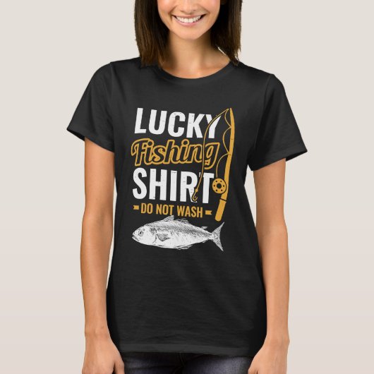 漁師と漁師にとって幸運な魚釣り Tシャツ (正面)