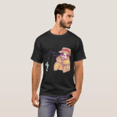 漁師のナマケモノのイラスト Tシャツ (正面フル)