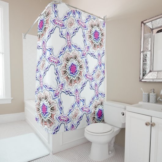 漆喰の質感に花を咲かせ、白に柔らかい影を付ける シャワーカーテン (インサイチュ)