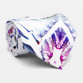 漆喰の質感に花を咲かせ、白に柔らかい影を付ける ネクタイ (ロール)