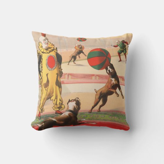 演技する犬とのピエロを示すサーカスポスター クッション (正面)