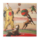 演技する犬とのピエロを示すサーカスポスター タイル (正面)