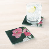 漢字の横に広がるアジアンピンクの睡蓮 ガラスコースター (アングル)