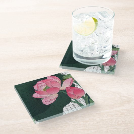 漢字の横に広がるアジアンピンクの睡蓮 ガラスコースター (アングル)