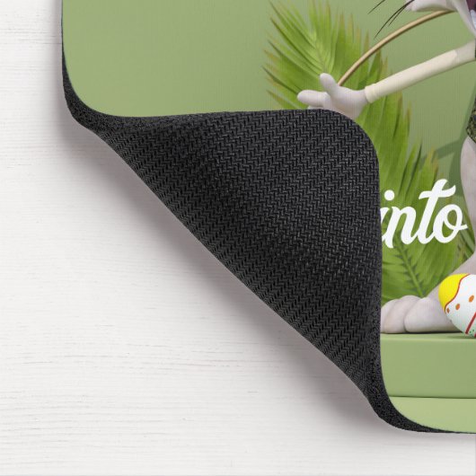 漫画うさぎイースターエッグの近くに立つ マウスパッド (コーナー)