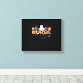 漫画おもしろい幽霊ナース – ホットナースハロウィーンOu キャンバスプリント (インサイチュ (ウッドフロア))