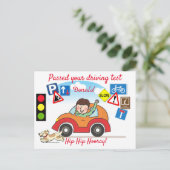 漫画がドライビングテストに合格パーソナライズされた ポストカード (スタンド正面)