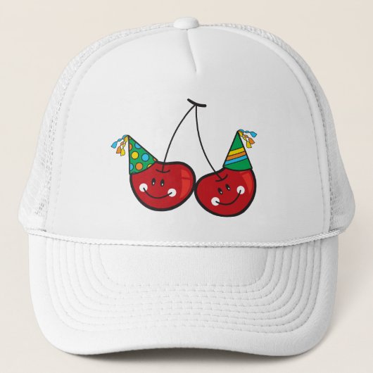 漫画のおもしろいとパーティー帽子を持つ赤い生意気なさくらんぼ キャップ (正面)