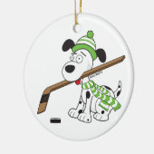 『漫画のホッケー·ドッグ·グリーン·スカーフクリスマス·デコール』 セラミックオーナメント (左)