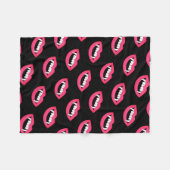 漫画のモンスターヴァンパイアの唇の鋭い歯の牙 フリースブランケット (正面(横))