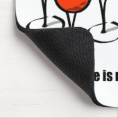 漫画のワイングラス半分の空のワインユーモア マウスパッド (コーナー)