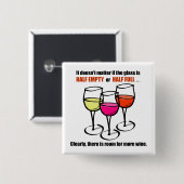 漫画のワイングラス半分の空のワインユーモア 缶バッジ (正面&裏面)