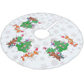 漫画の動物の踊りのまわりにクリスマスツリー ブラッシュドポリエステルツリースカート (アングル)