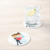 漫画の新郎新婦赤いハート結婚ズ ラウンドペーパーコースター (インサイチュ)