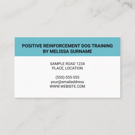 漫画の犬と女の子のパーソナライズ可能な犬のトレーナー 名刺 (裏面)