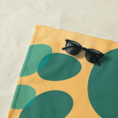 漫画の犬のポープリントカラフル抽象芸術 ビーチタオル (インサイチュ)