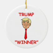 漫画の顔トランプとタイ – "勝者" セラミックオーナメント (裏面)
