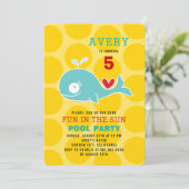 漫画グリーンホエールプールパーティーガールフォト誕生日 招待状 (スタンド正面)