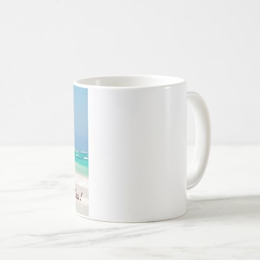 漫画サーファー・ガールが海岸でポーズをとる コーヒーマグカップ (正面右)