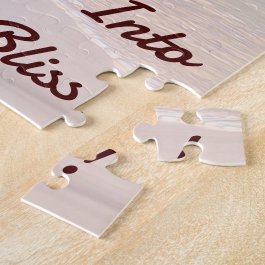 漫画サーファー・ガールが海岸でポーズをとる ジグソーパズル (側面)