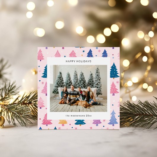 漫画スタイルのパステルカラー クリスマスツリーのホリデーカード シーズンカード