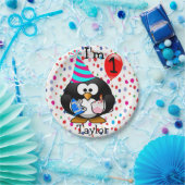 漫画パーソナライズされたペンギン1歳の誕生日パーティー ペーパープレート (パーティー)