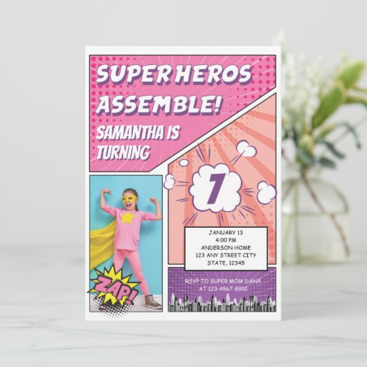 漫画ブックユニークスーパーヒーローガールズ写真誕生日 招待状 (スタンド正面)