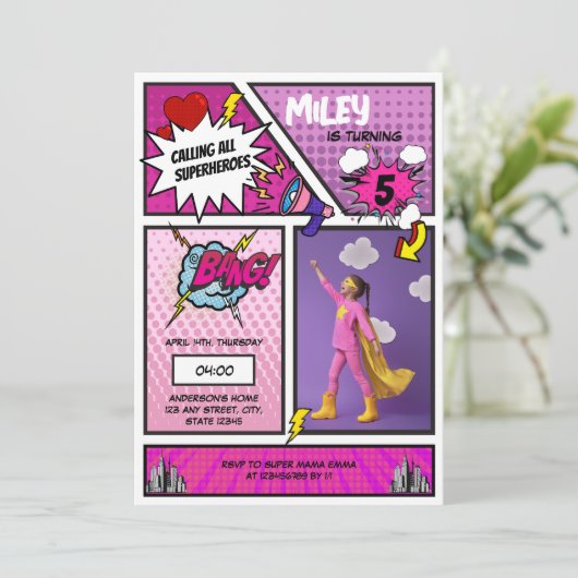 漫画ブックユニークスーパーヒーローガールズ写真誕生日 招待状 (スタンド正面)