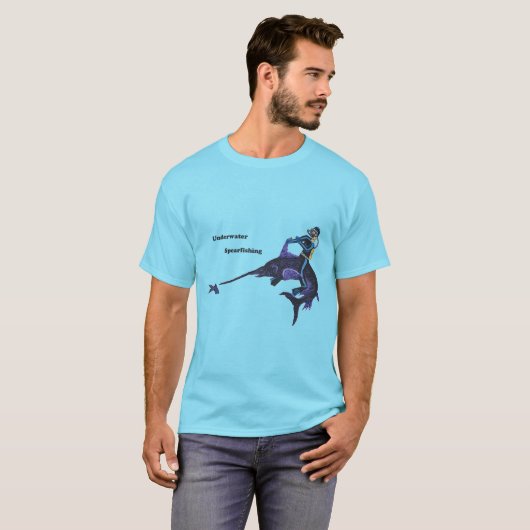 潜水夫がメカジキで水中槍釣り Tシャツ (正面フル)