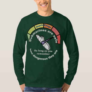 潜水艦は安全だ Tシャツ