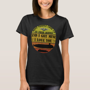 潜水艦誇りを持った妻とママ国立軍隊Spo Tシャツ