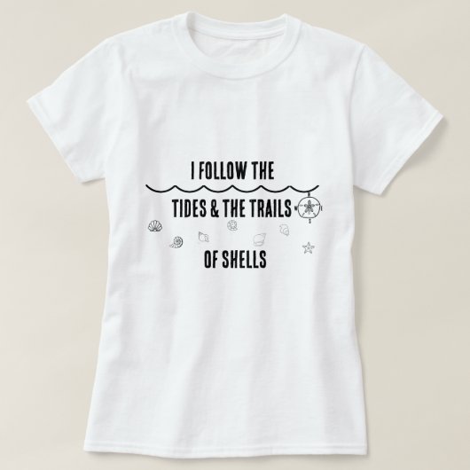 潮と貝殻のトレイルを追って – 女性用Tシャツ Tシャツ (デザイン正面)