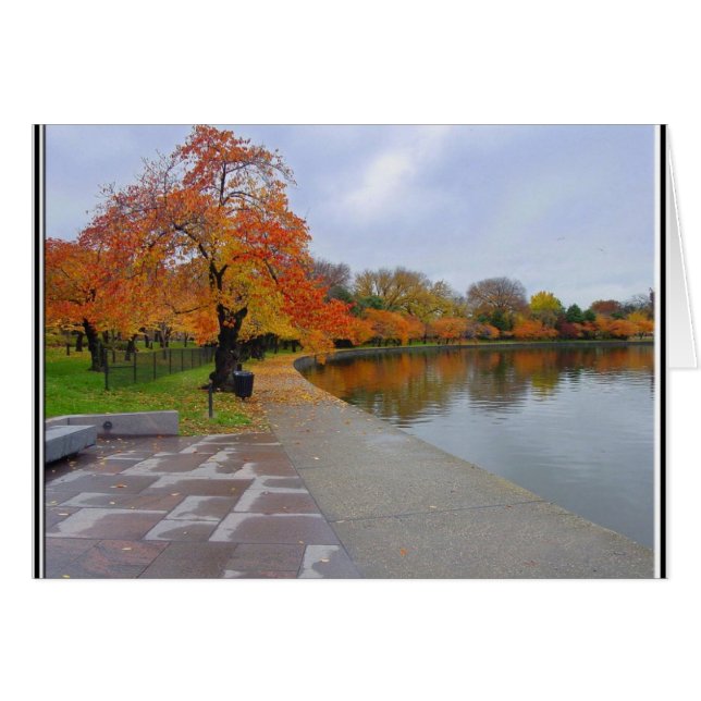 潮プールの紅葉 (正面横)