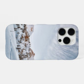 澄み切った青空の下にそびえる雪山 iPhoneケース (裏面横)