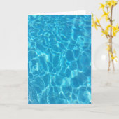 澄んだ青空の青いプールの水 カード (黄色い花)