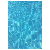 澄んだ青空の青いプールの水 クリップボード (裏面)