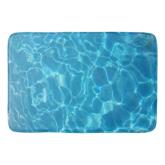 澄んだ青空の青いプールの水 バスマット (正面)