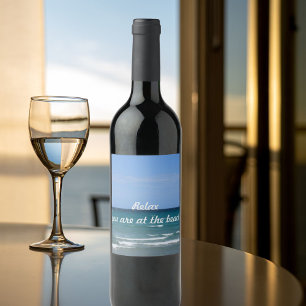 澄んなターコイズのビーチのボトルのラベル ワインラベル