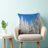 澄んな青空の下の雪の木 クッション (椅子)