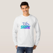 激しいグラデーションのサメロゴ | 堂々としたオーシャン Tシャツ (正面フル)