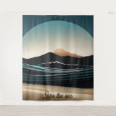 激しいミニマリストMontaビーチ海波形ロゴ –  タペストリー (正面)