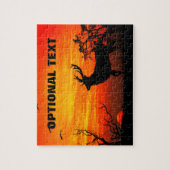 激しい日没に対してシルエットを描かれる大きい木びき台 ジグソーパズル (縦)