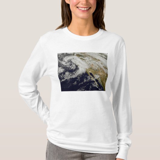 激しい風を伴う一連の強い嵐2 Tシャツ (正面)