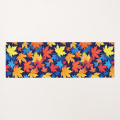 濃いカラフル青の背景の紅葉 ヨガマット (裏面(横))