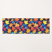 濃いカラフル青の背景の紅葉 ヨガマット (正面(横))