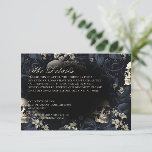 濃いゴシック様式のムーディーズスカルと花結婚の花 エンクロージャーカード (スタンド正面)