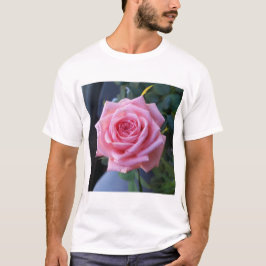 濃いピンクのバラ Tシャツ