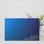 濃いモダン青色のグラデーションと編ミニマル集文字 便箋 (スタンド正面)